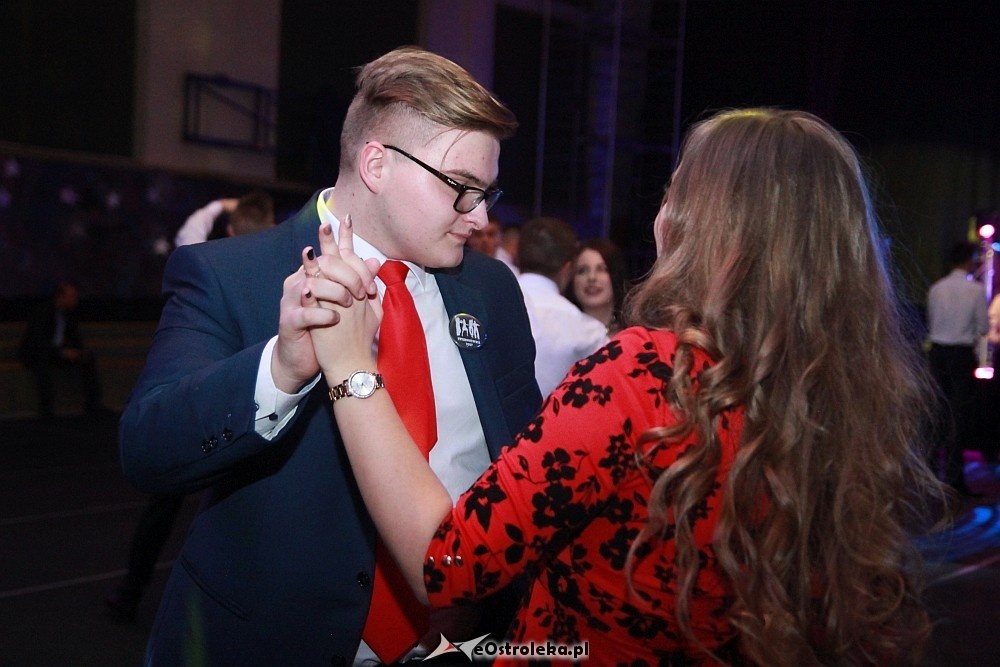 Studniówka III LO w Ostrołęce [07.01.2017] - zdjęcie #19 - eOstroleka.pl