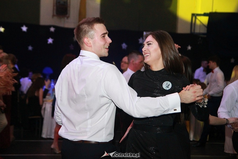 Studniówka III LO w Ostrołęce [07.01.2017] - zdjęcie #15 - eOstroleka.pl