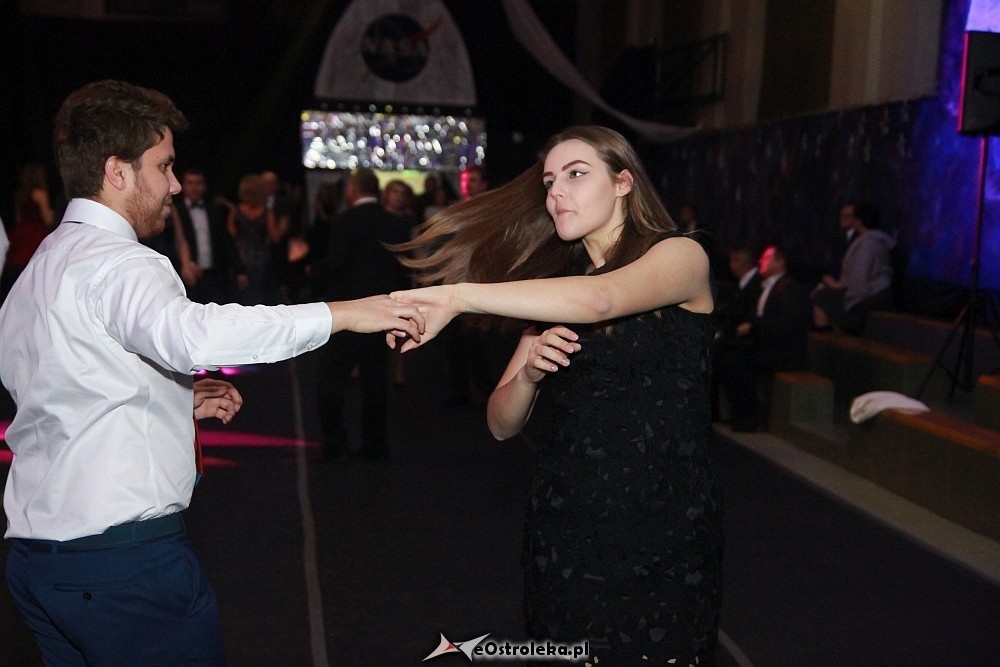 Studniówka III LO w Ostrołęce [07.01.2017] - zdjęcie #14 - eOstroleka.pl