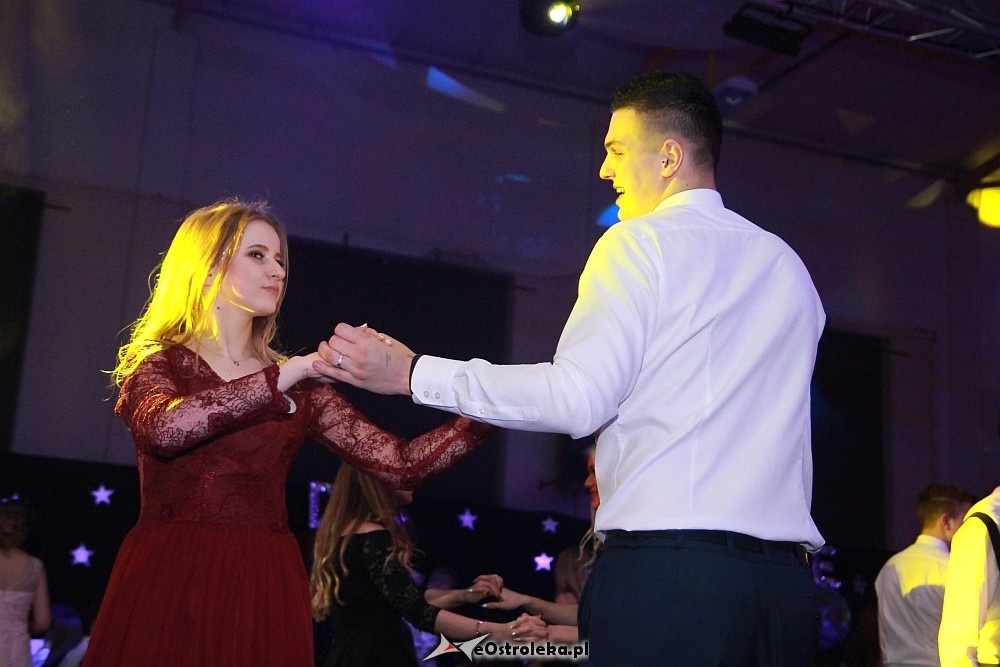 Studniówka III LO w Ostrołęce [07.01.2017] - zdjęcie #8 - eOstroleka.pl