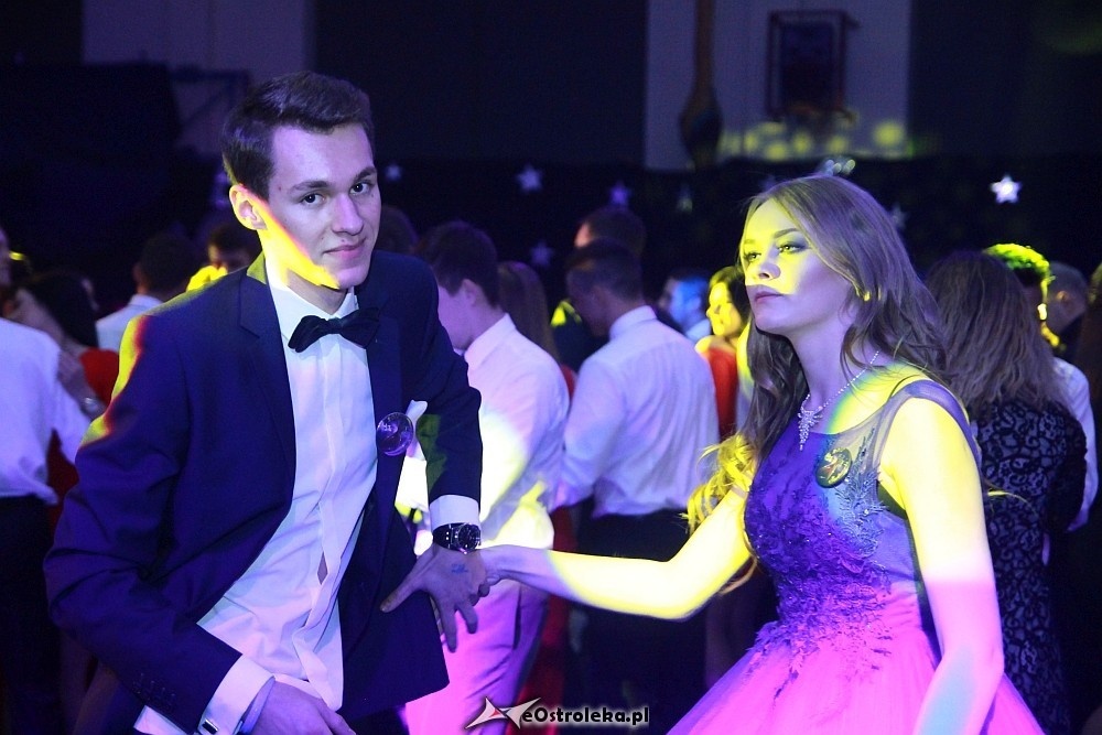 Studniówka III LO w Ostrołęce [07.01.2017] - zdjęcie #2 - eOstroleka.pl