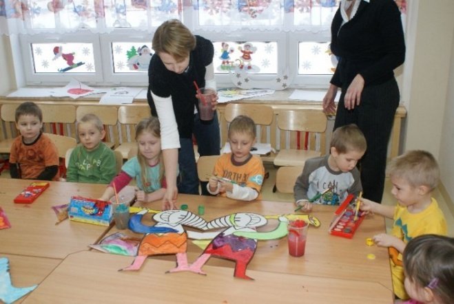 Przedszkolaki wspierają Wielką Orkiestrę Świątecznej Pomocy (07.01.10) - zdjęcie #3 - eOstroleka.pl