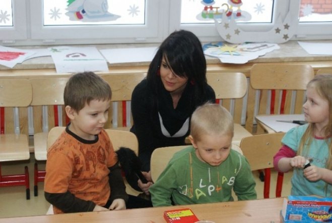 Przedszkolaki wspierają Wielką Orkiestrę Świątecznej Pomocy (07.01.10) - zdjęcie #11 - eOstroleka.pl