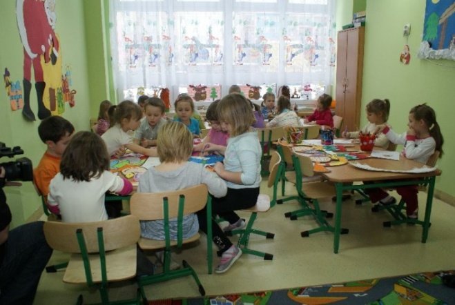 Przedszkolaki wspierają Wielką Orkiestrę Świątecznej Pomocy (07.01.10) - zdjęcie #15 - eOstroleka.pl