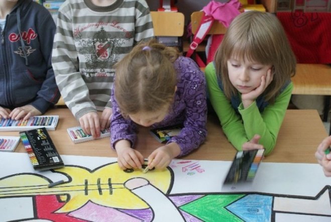 Przedszkolaki wspierają Wielką Orkiestrę Świątecznej Pomocy (07.01.10) - zdjęcie #7 - eOstroleka.pl