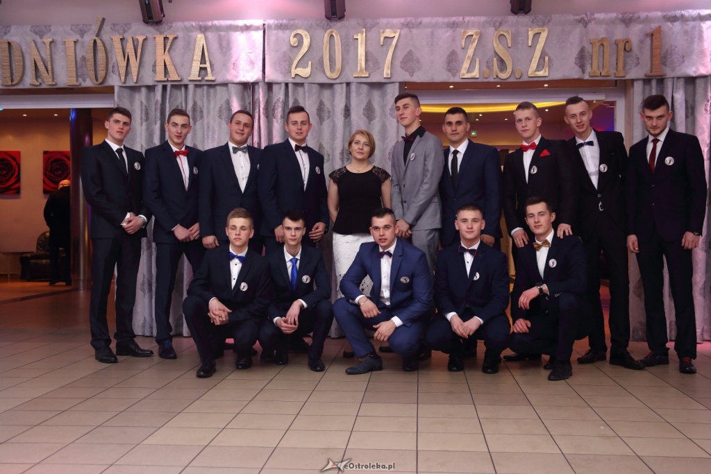 Studniówka w Zespole Szkół Zawodowych nr 1 w Ostrołęce [ZDJĘCIA] - zdjęcie #138 - eOstroleka.pl
