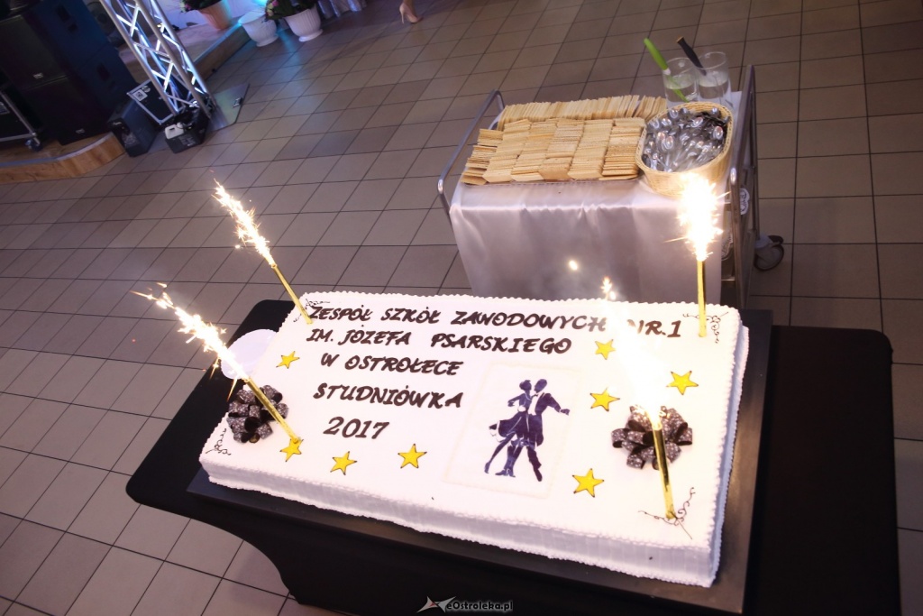 Studniówka w Zespole Szkół Zawodowych nr 1 w Ostrołęce [ZDJĘCIA] - zdjęcie #89 - eOstroleka.pl