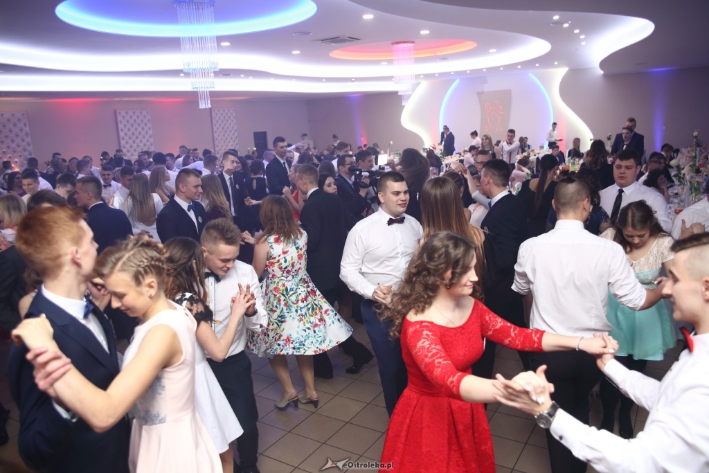 Studniówka w Zespole Szkół Zawodowych nr 1 w Ostrołęce [ZDJĘCIA] - zdjęcie #81 - eOstroleka.pl