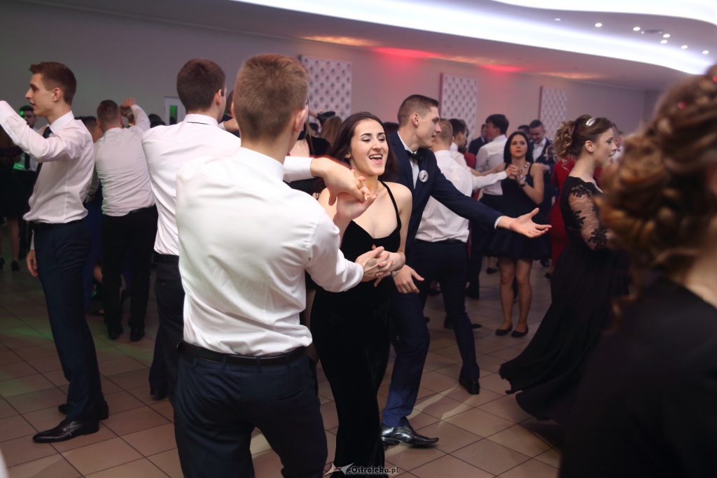 Studniówka w Zespole Szkół Zawodowych nr 1 w Ostrołęce [ZDJĘCIA] - zdjęcie #70 - eOstroleka.pl