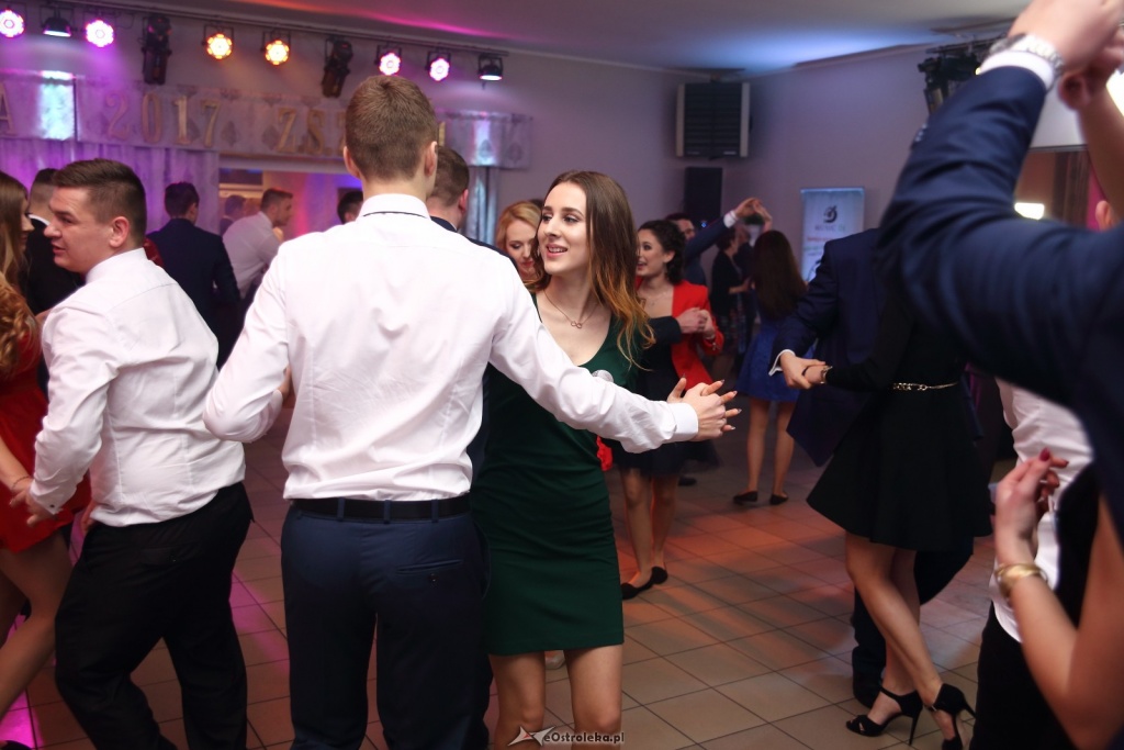 Studniówka w Zespole Szkół Zawodowych nr 1 w Ostrołęce [ZDJĘCIA] - zdjęcie #50 - eOstroleka.pl