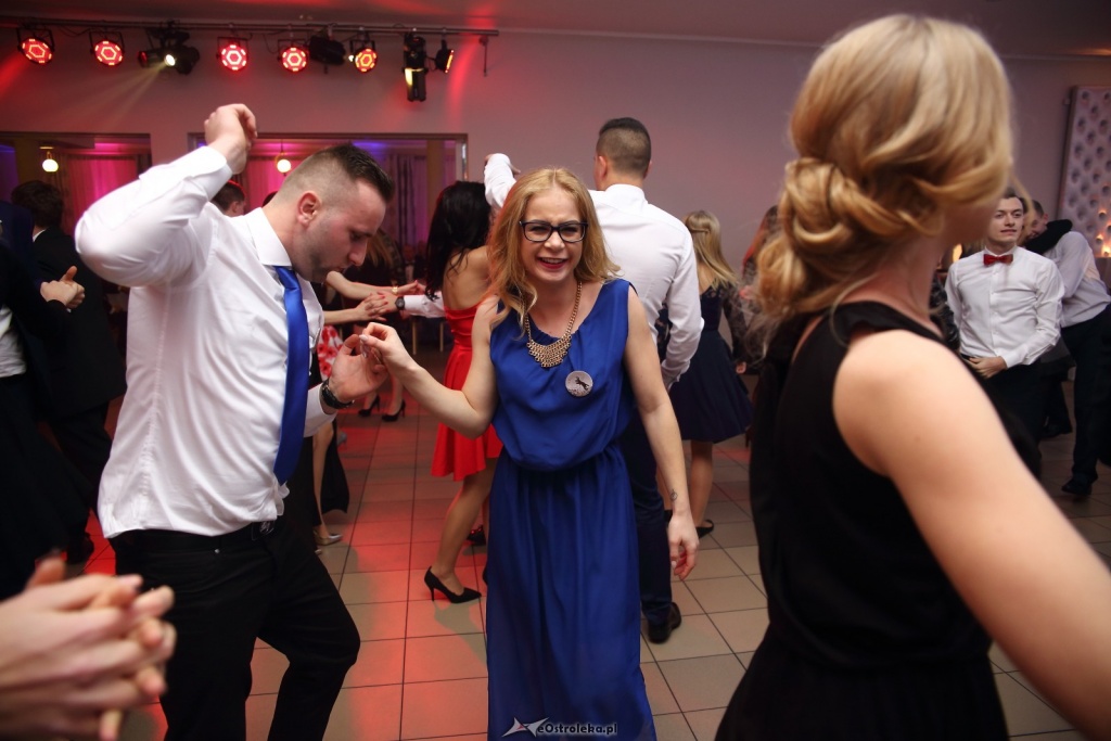Studniówka w Zespole Szkół Zawodowych nr 1 w Ostrołęce [ZDJĘCIA] - zdjęcie #48 - eOstroleka.pl