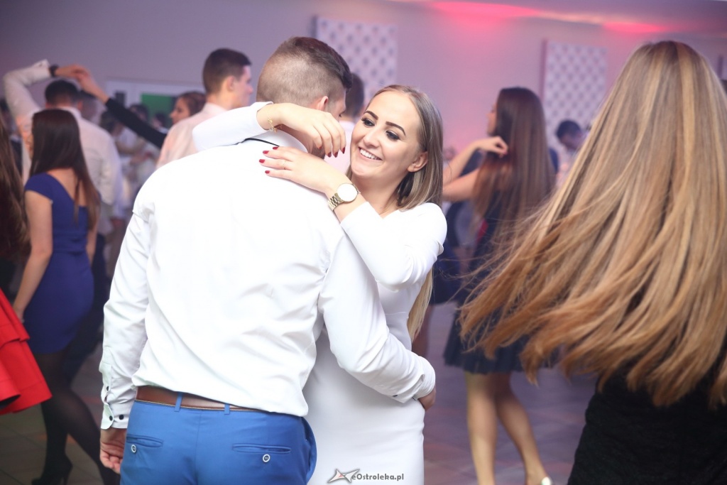 Studniówka w Zespole Szkół Zawodowych nr 1 w Ostrołęce [ZDJĘCIA] - zdjęcie #61 - eOstroleka.pl