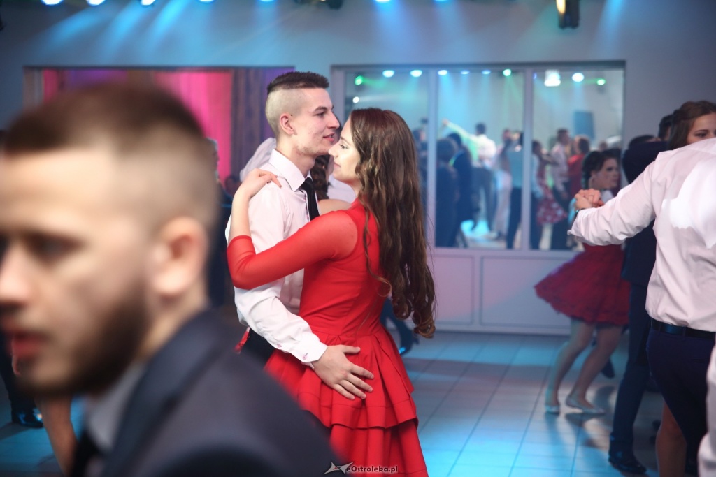 Studniówka w Zespole Szkół Zawodowych nr 1 w Ostrołęce [ZDJĘCIA] - zdjęcie #55 - eOstroleka.pl