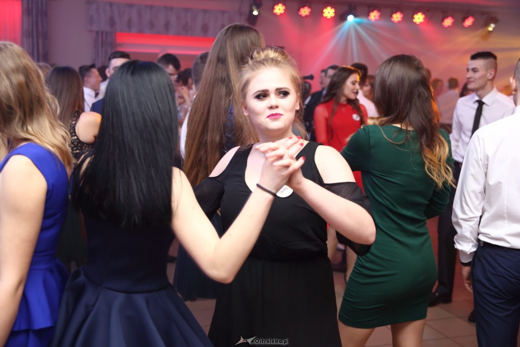 Studniówka w Zespole Szkół Zawodowych nr 1 w Ostrołęce [ZDJĘCIA] - zdjęcie #31 - eOstroleka.pl