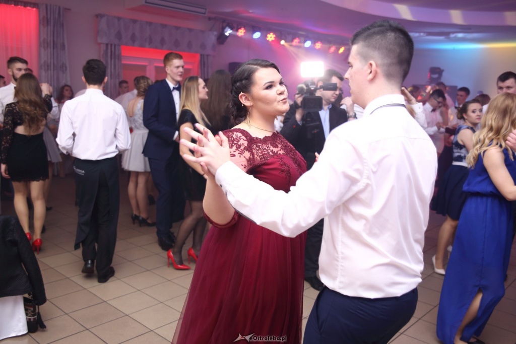 Studniówka w Zespole Szkół Zawodowych nr 1 w Ostrołęce [ZDJĘCIA] - zdjęcie #28 - eOstroleka.pl