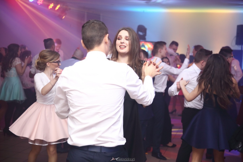 Studniówka w Zespole Szkół Zawodowych nr 1 w Ostrołęce [ZDJĘCIA] - zdjęcie #26 - eOstroleka.pl