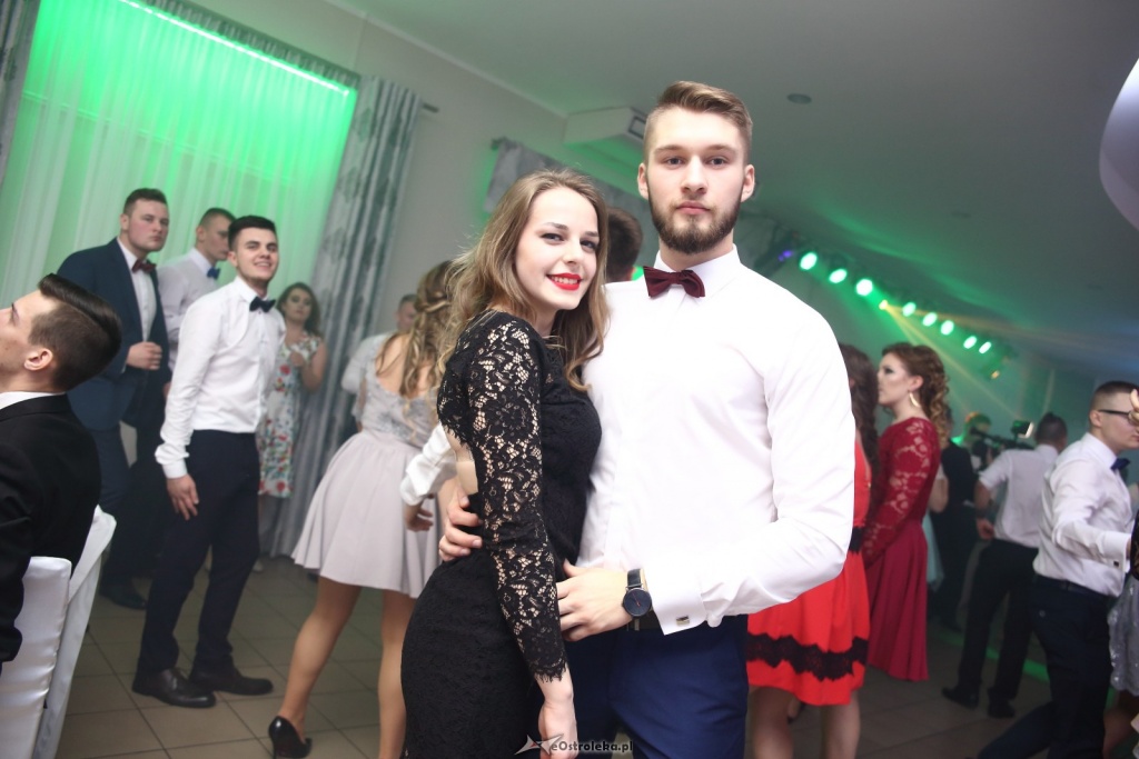 Studniówka w Zespole Szkół Zawodowych nr 1 w Ostrołęce [ZDJĘCIA] - zdjęcie #25 - eOstroleka.pl