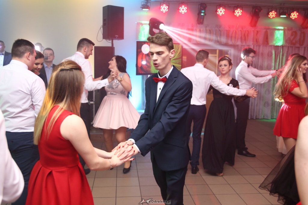 Studniówka w Zespole Szkół Zawodowych nr 1 w Ostrołęce [ZDJĘCIA] - zdjęcie #22 - eOstroleka.pl