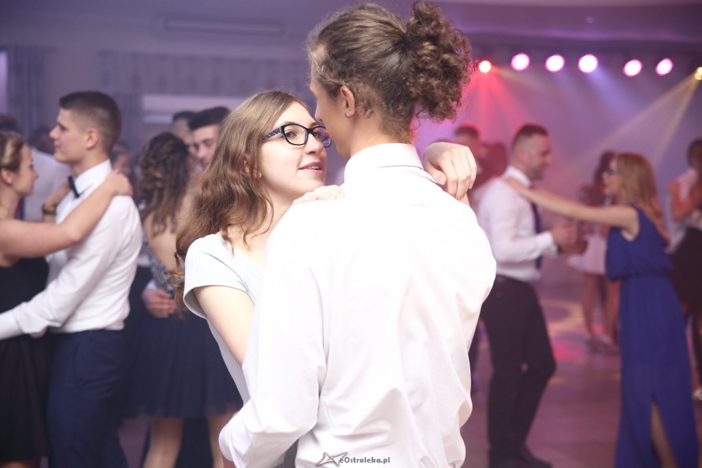 Studniówka w Zespole Szkół Zawodowych nr 1 w Ostrołęce [ZDJĘCIA] - zdjęcie #9 - eOstroleka.pl