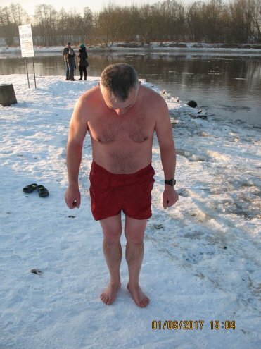 Niedzielna kąpiel Morsów z Ostrołęki [ZDJĘCIA] - zdjęcie #106 - eOstroleka.pl