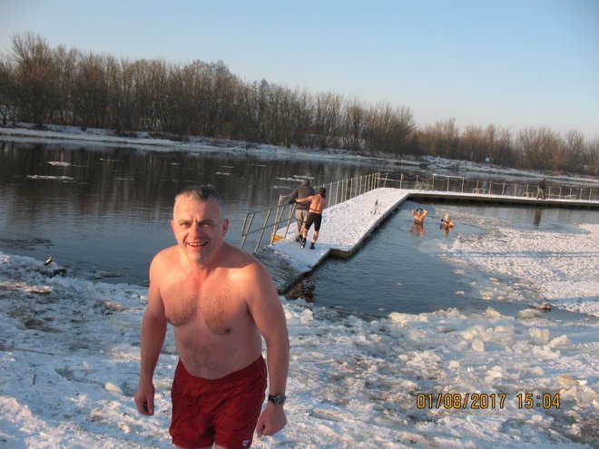 Niedzielna kąpiel Morsów z Ostrołęki [ZDJĘCIA] - zdjęcie #85 - eOstroleka.pl