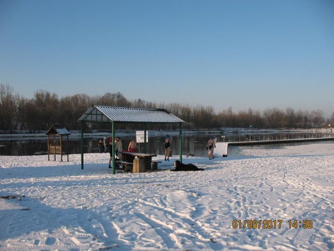 Niedzielna kąpiel Morsów z Ostrołęki [ZDJĘCIA] - zdjęcie #49 - eOstroleka.pl