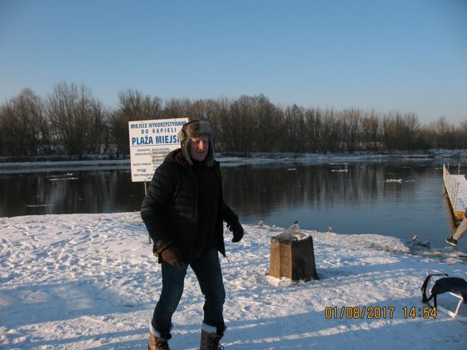 Niedzielna kąpiel Morsów z Ostrołęki [ZDJĘCIA] - zdjęcie #28 - eOstroleka.pl