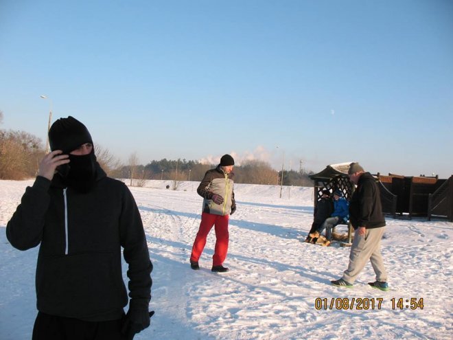 Niedzielna kąpiel Morsów z Ostrołęki [ZDJĘCIA] - zdjęcie #23 - eOstroleka.pl