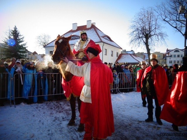 Orszak Trzech Króli po raz czwarty na ulicach Przasnysza [WIDEO, ZDJĘCIA] - zdjęcie #40 - eOstroleka.pl