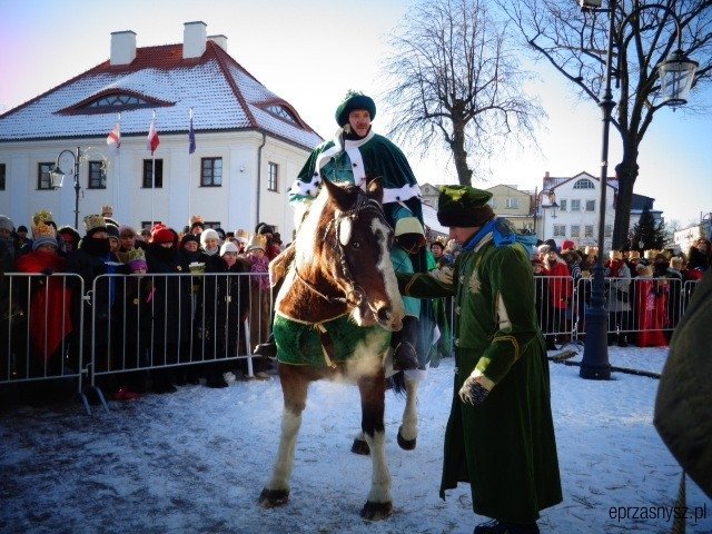 Orszak Trzech Króli po raz czwarty na ulicach Przasnysza [WIDEO, ZDJĘCIA] - zdjęcie #37 - eOstroleka.pl