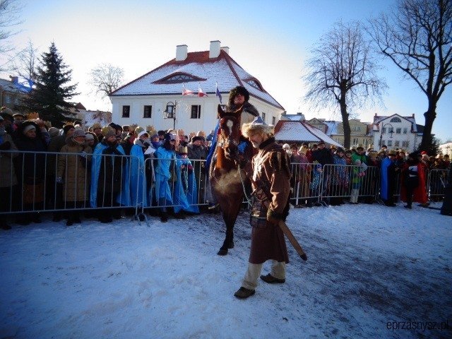 Orszak Trzech Króli po raz czwarty na ulicach Przasnysza [WIDEO, ZDJĘCIA] - zdjęcie #30 - eOstroleka.pl