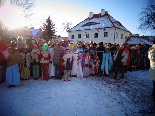 Orszak Trzech Króli po raz czwarty na ulicach Przasnysza [WIDEO, ZDJĘCIA] - zdjęcie #28 - eOstroleka.pl