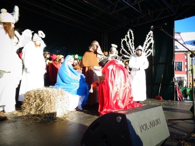 Orszak Trzech Króli po raz czwarty na ulicach Przasnysza [WIDEO, ZDJĘCIA] - zdjęcie #6 - eOstroleka.pl