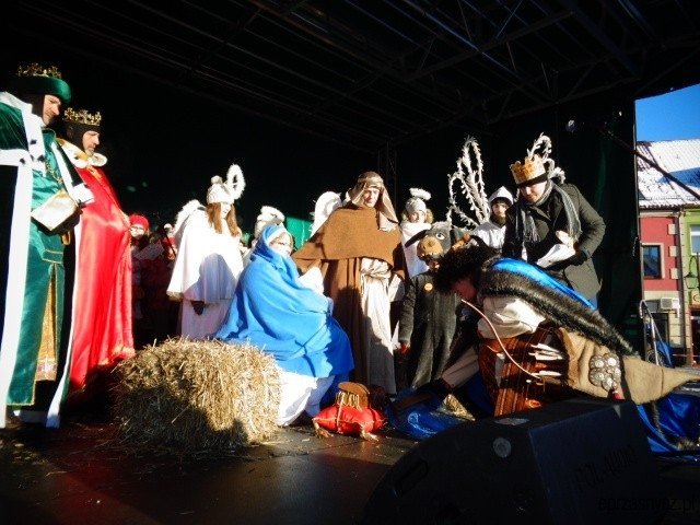 Orszak Trzech Króli po raz czwarty na ulicach Przasnysza [WIDEO, ZDJĘCIA] - zdjęcie #3 - eOstroleka.pl