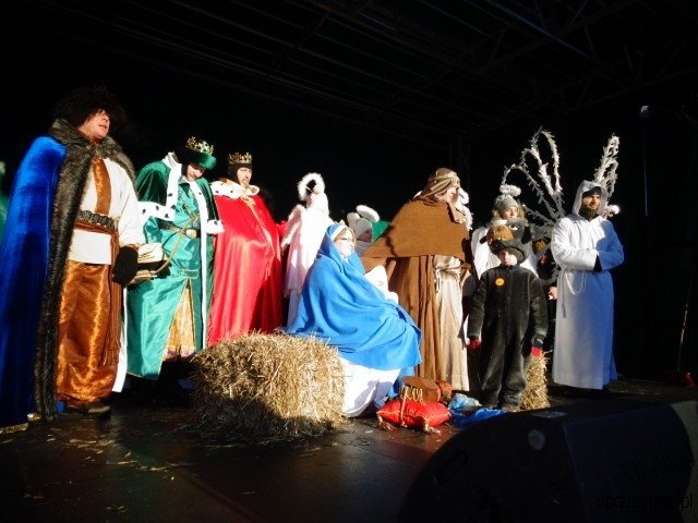 Orszak Trzech Króli po raz czwarty na ulicach Przasnysza [WIDEO, ZDJĘCIA] - zdjęcie #1 - eOstroleka.pl