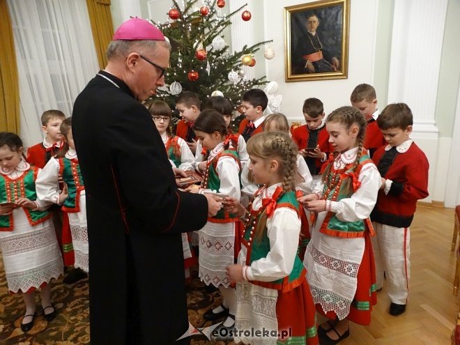 Uczniowie z Kadzidła zatańczyli w Łomży [ZDJĘCIA] - zdjęcie #22 - eOstroleka.pl