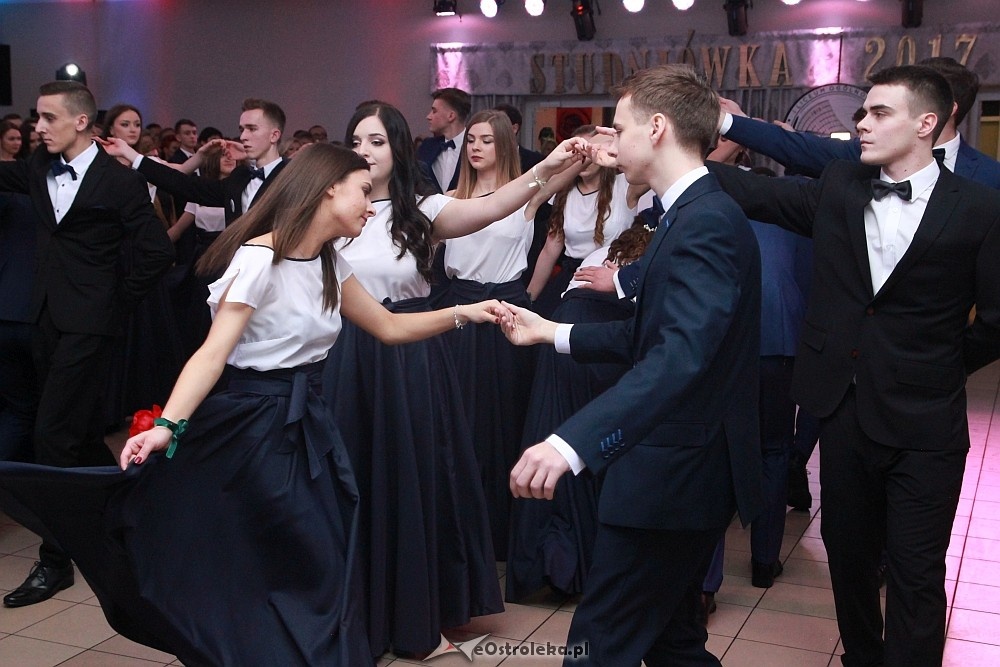 Studniówka w I LO w Ostrołęce [14.01.2017] - zdjęcie #129 - eOstroleka.pl