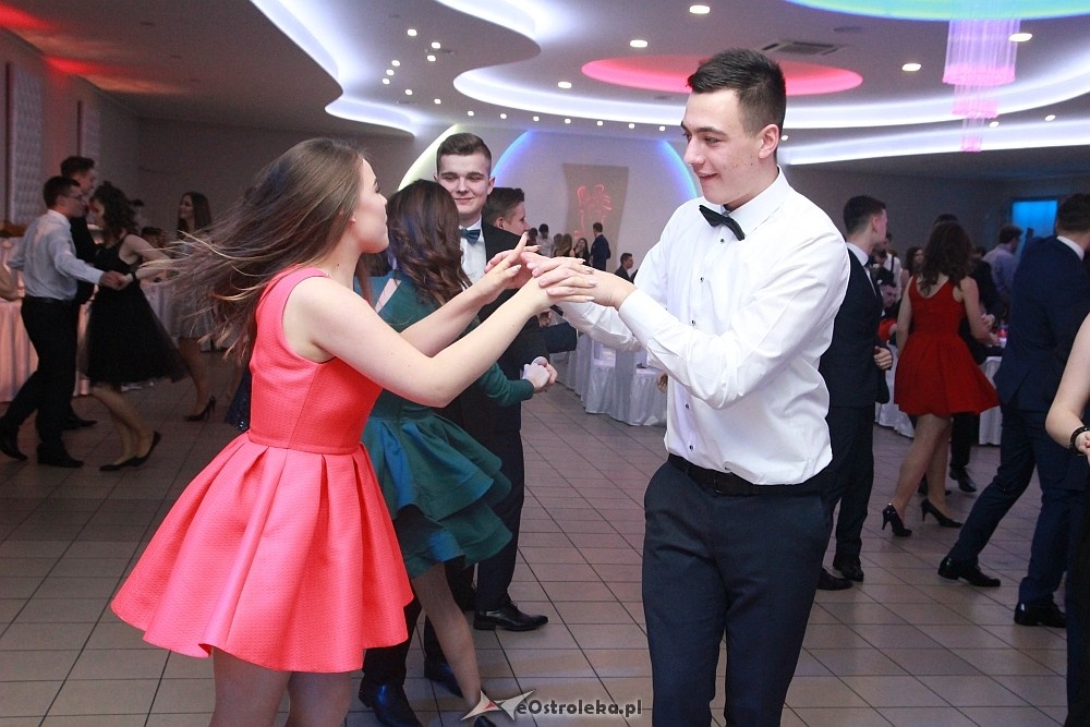 Studniówka w I LO w Ostrołęce [14.01.2017] - zdjęcie #98 - eOstroleka.pl