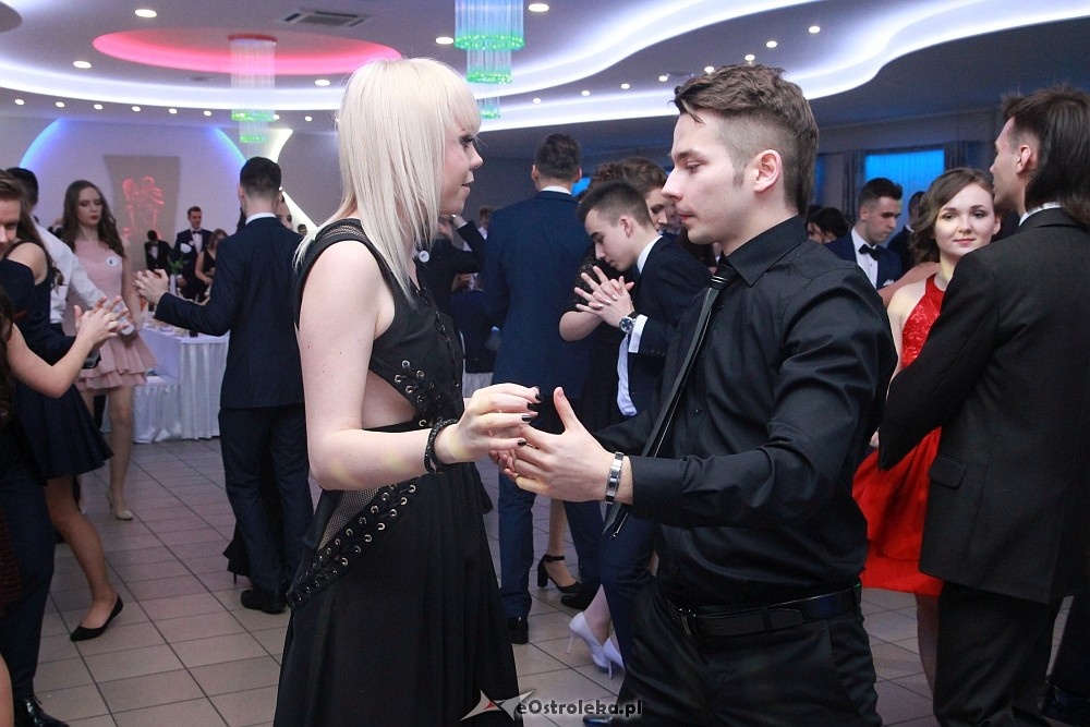 Studniówka w I LO w Ostrołęce [14.01.2017] - zdjęcie #97 - eOstroleka.pl