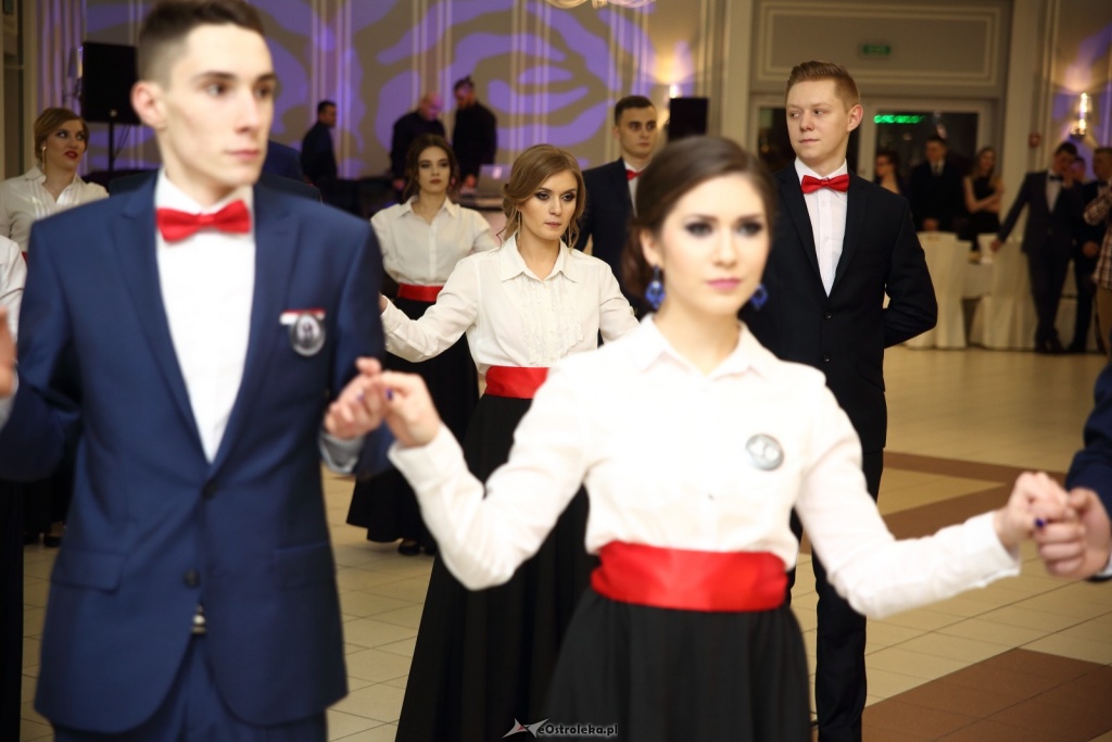Studniówka w ZSZ nr 3 w Ostrołęce [14.01.2017] - zdjęcie #117 - eOstroleka.pl