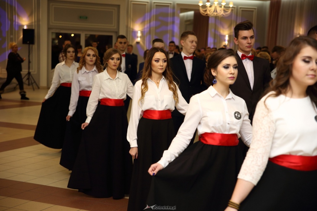 Studniówka w ZSZ nr 3 w Ostrołęce [14.01.2017] - zdjęcie #110 - eOstroleka.pl