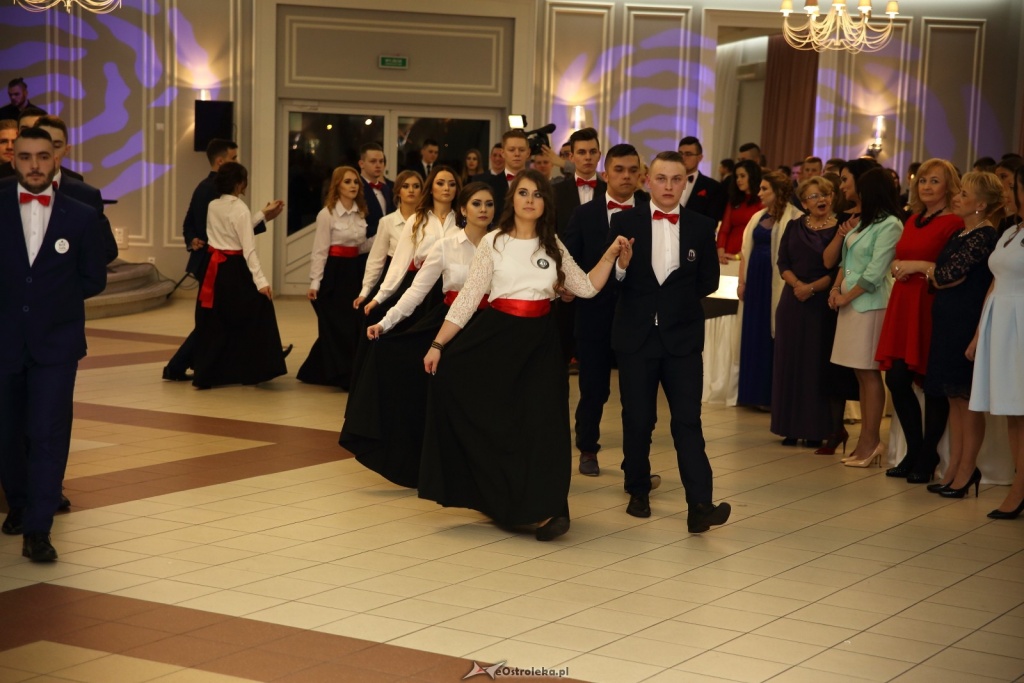 Studniówka w ZSZ nr 3 w Ostrołęce [14.01.2017] - zdjęcie #104 - eOstroleka.pl