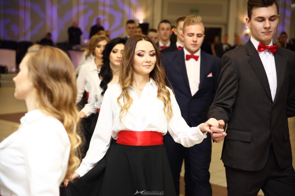 Studniówka w ZSZ nr 3 w Ostrołęce [14.01.2017] - zdjęcie #98 - eOstroleka.pl