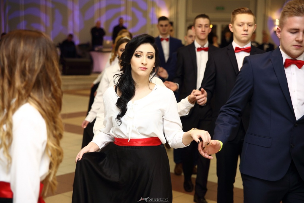 Studniówka w ZSZ nr 3 w Ostrołęce [14.01.2017] - zdjęcie #97 - eOstroleka.pl