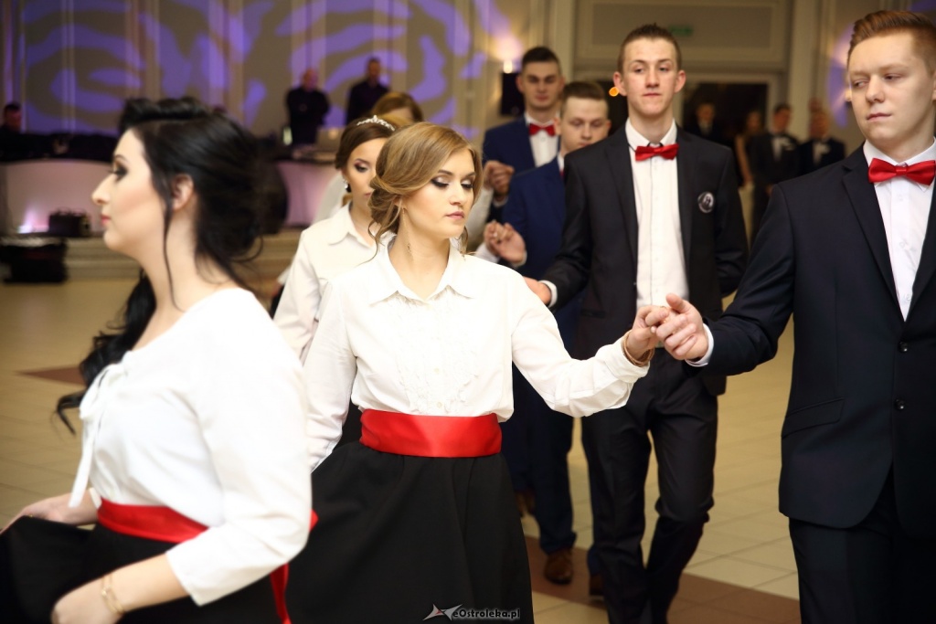 Studniówka w ZSZ nr 3 w Ostrołęce [14.01.2017] - zdjęcie #96 - eOstroleka.pl