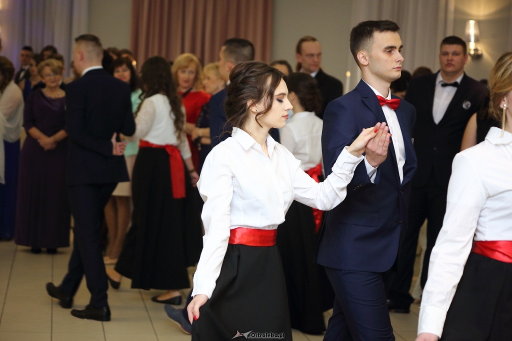 Studniówka w ZSZ nr 3 w Ostrołęce [14.01.2017] - zdjęcie #84 - eOstroleka.pl