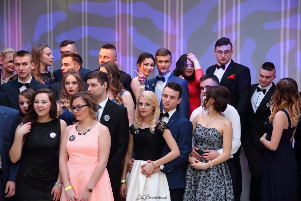Studniówka w ZSZ nr 3 w Ostrołęce [14.01.2017] - zdjęcie #79 - eOstroleka.pl