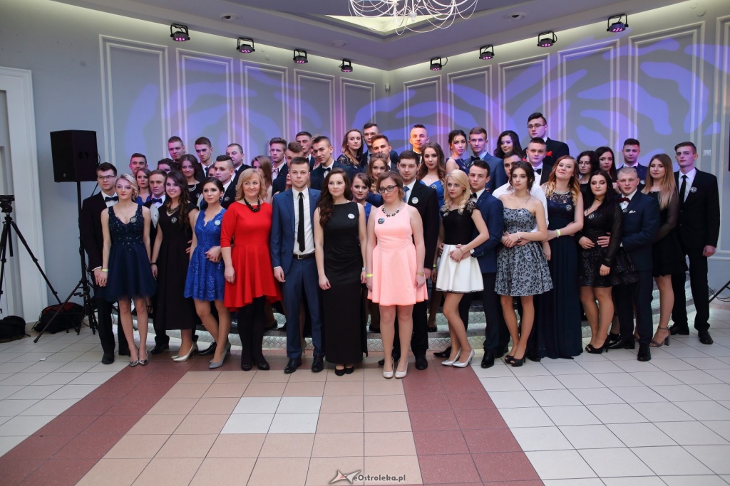 Studniówka w ZSZ nr 3 w Ostrołęce [14.01.2017] - zdjęcie #77 - eOstroleka.pl