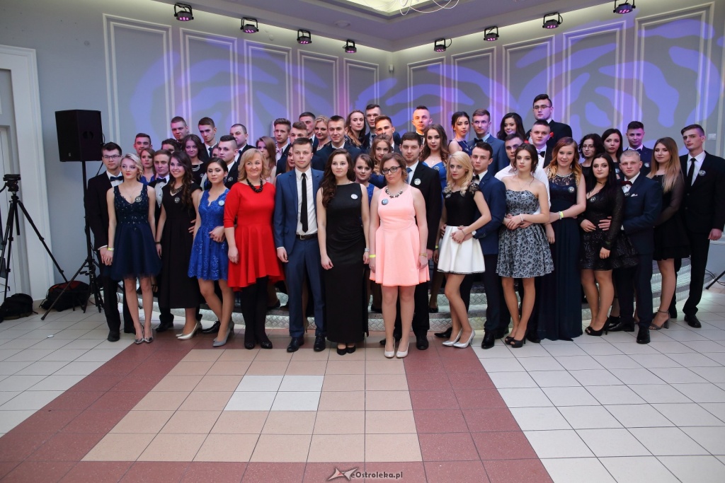 Studniówka w ZSZ nr 3 w Ostrołęce [14.01.2017] - zdjęcie #75 - eOstroleka.pl