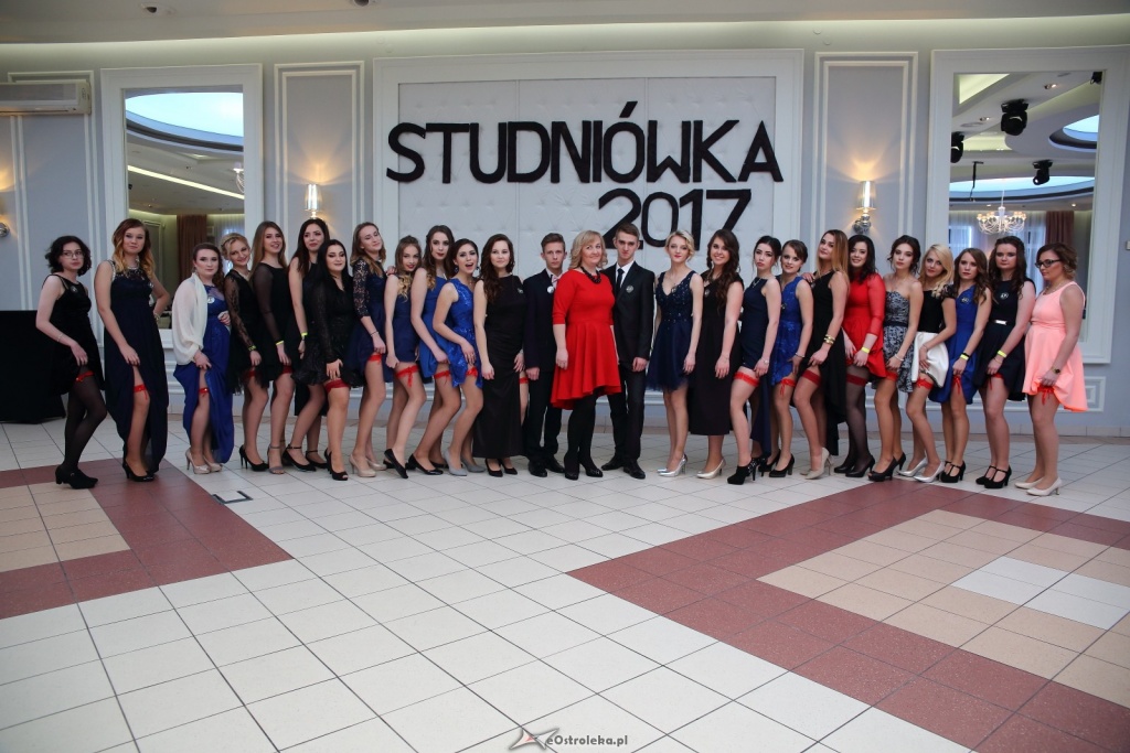 Studniówka w ZSZ nr 3 w Ostrołęce [14.01.2017] - zdjęcie #67 - eOstroleka.pl
